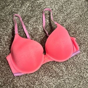 Victoria Secret perfect Shape Bra 38C. Pink
